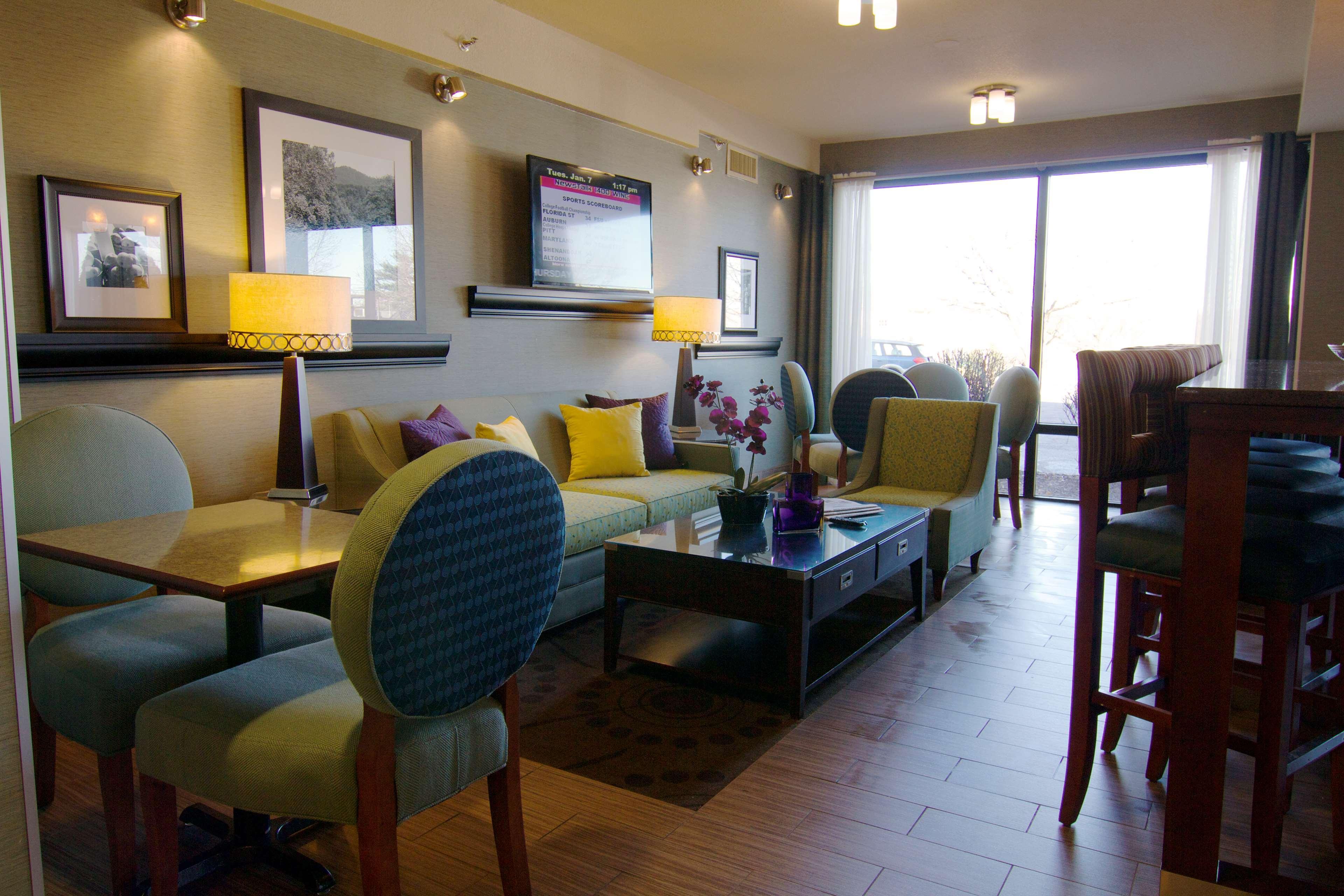 Hampton Inn Winchester-University/ Mall Exteriér fotografie